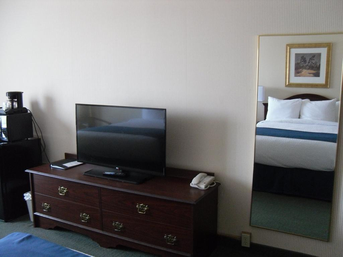 Exterior & Views 4, Quality Inn Owen Sound, Grey