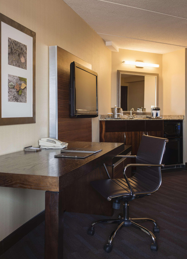 Bedroom 3, Hilton Suites Winnipeg Airport, Division No. 11