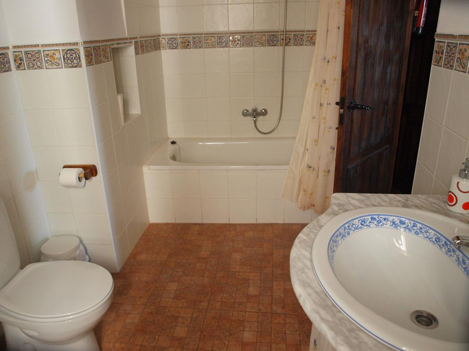 Bathroom 5, El Huerto de Lobras, Granada