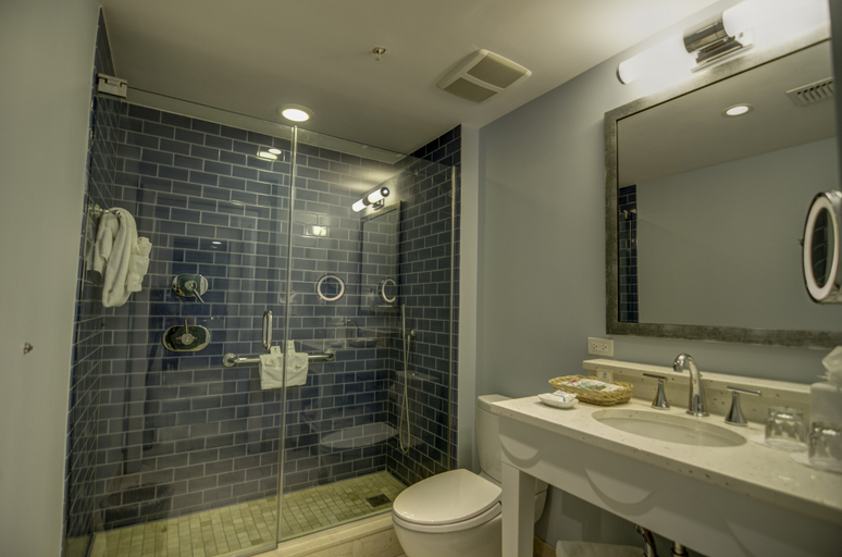 Bathroom, NAPLES BEACH CLUB A FOUR SEASONS RESORT, Collier