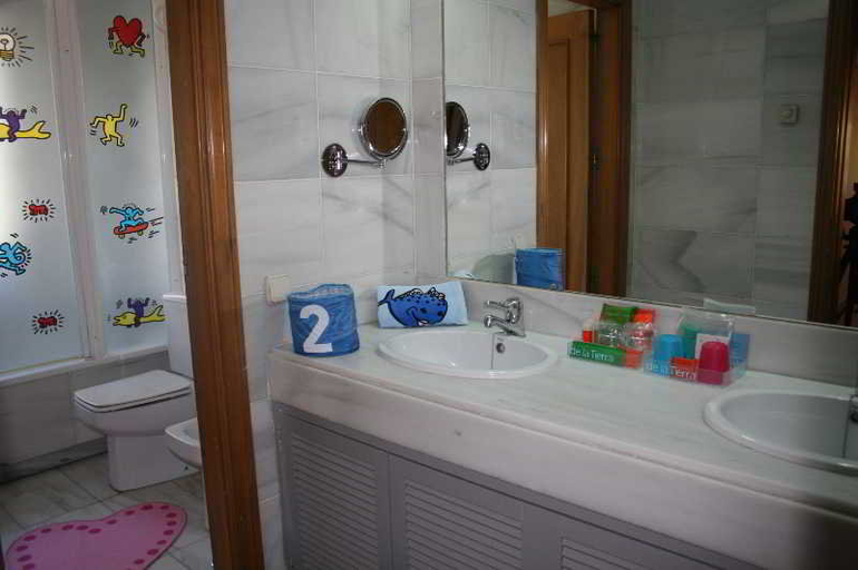 Bathroom 3, TH Aravaca, Madrid