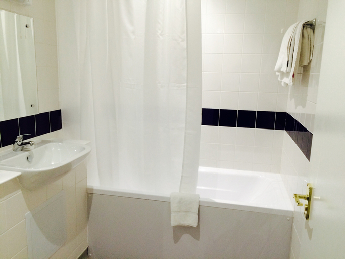 Bathroom 4, Britannia International Hotel Canary Wharf, London