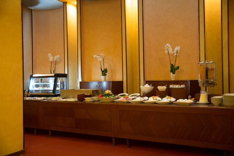 Food & Drinks 5, The Mayflower Hotel, Beirut