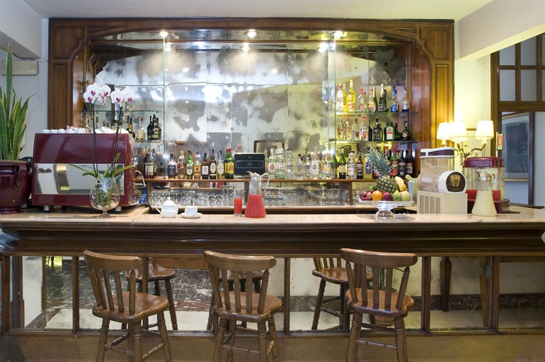 Food & Drinks 5, Pinewood Hotel Rome, Roma
