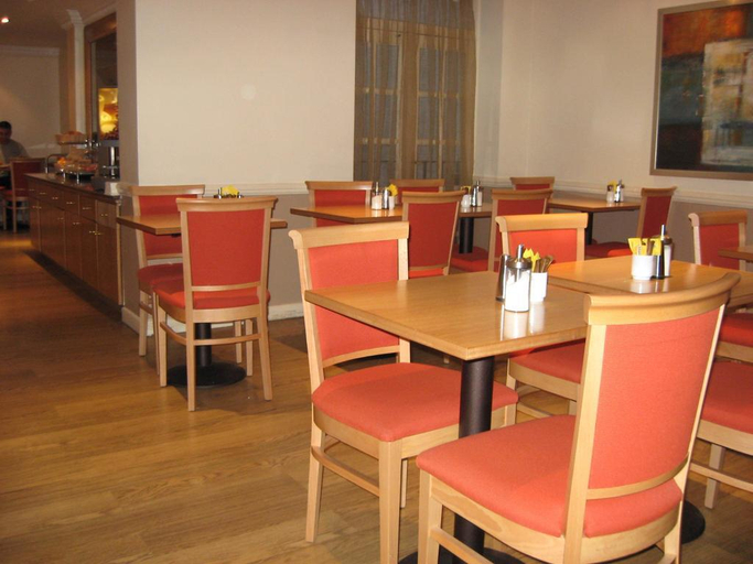Food & Drinks 5, Americana Hotel, London