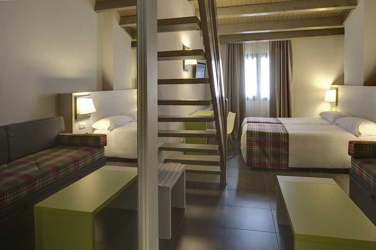 Bedroom 3, Hotel Cristina, Pyrénées-Orientales
