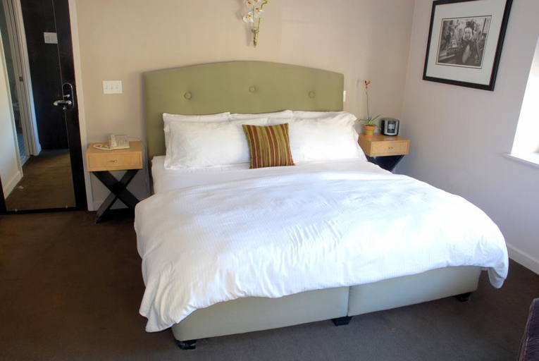 Bedroom 5, The Eo Inn - Downtown, Orange