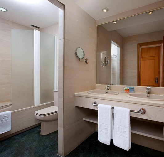 Bathroom 5, Apartamentos TH Las Rozas, Madrid