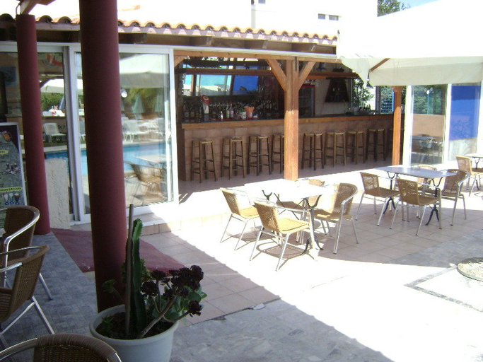 Others 5, Australia Hotel, Crete
