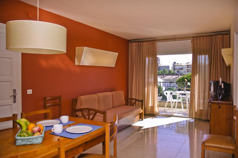 Others 5, Tropik, Girona