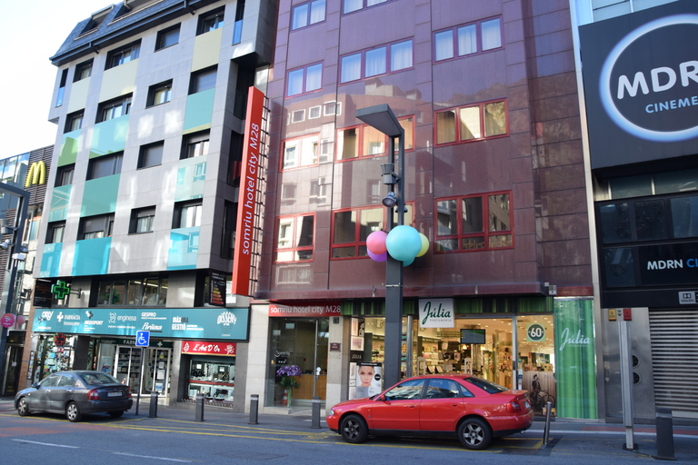 Exterior & Views