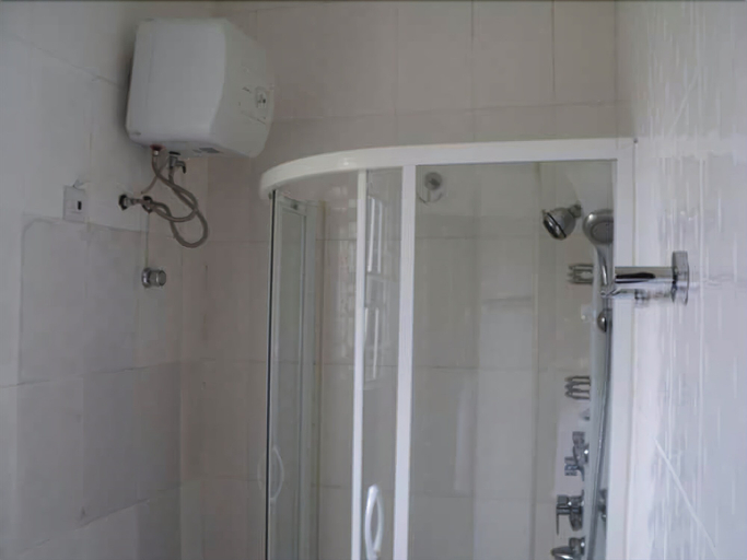 Bathroom 5, Yabah Hotel, Nzema East