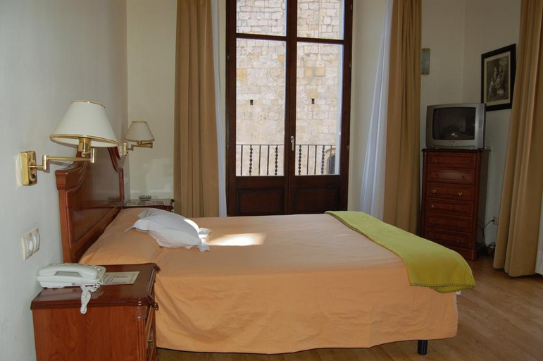 Bedroom 2, Comte Tallaferro, Girona