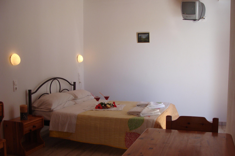 Bedroom 2, Anemos Studios, South Aegean