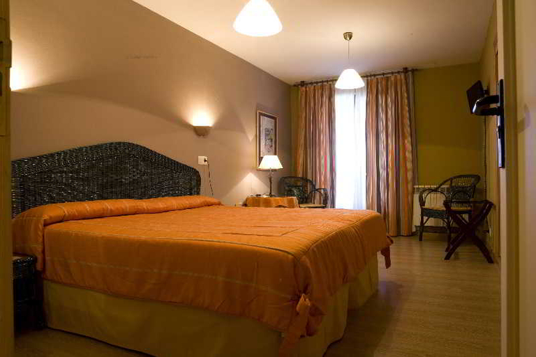 Bedroom 3, Montañes, Cantabria