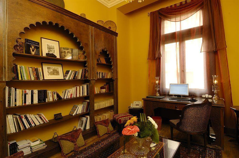 Public Area 3, Talisman, Qasr an-Nil
