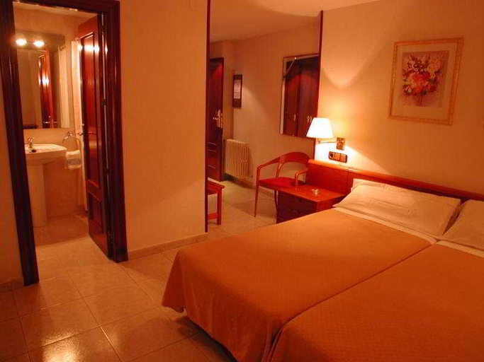 Bedroom 4, Hotel Dos Rios Central, Huesca