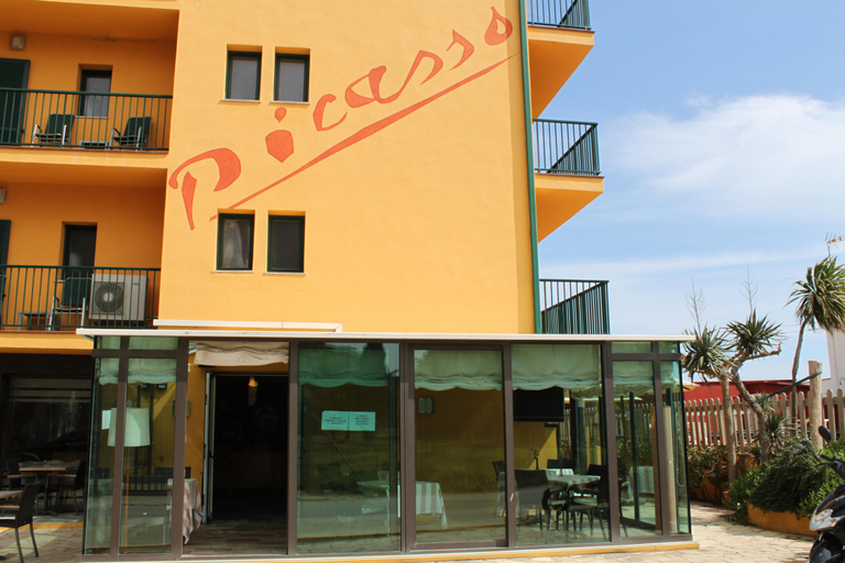 Exterior & Views, Picasso, Girona