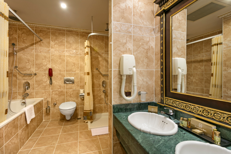 Bathroom 5, Club Hotel Sera, Antalya