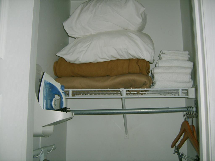 Bedroom 3, Sunstyle Suites, Orange