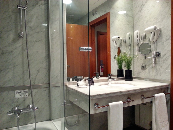 Bathroom, Nuevo Madrid, Madrid