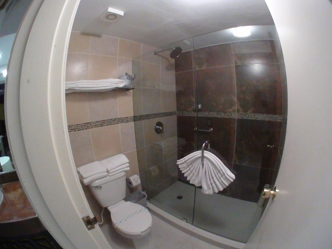 Bathroom 5, Baja Inn Hoteles Rio, Tijuana