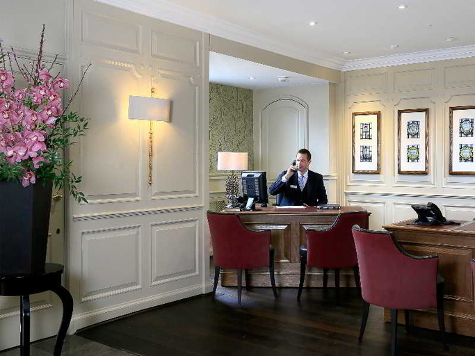 Public Area 4, Macdonald Compleat Angler, Buckinghamshire