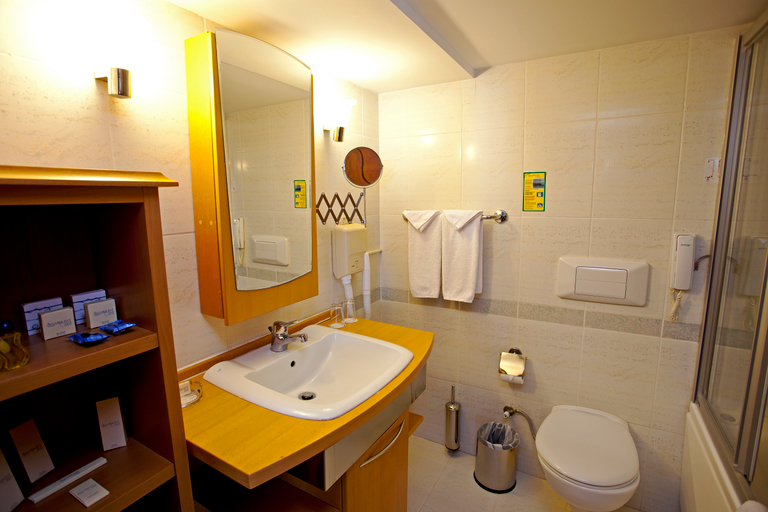 Bathroom 5, Salamis Bay Conti Hotel