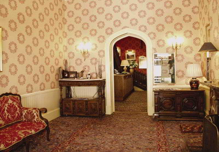 Public Area 2, Coulsdon Manor Hotel and Golf Club, London