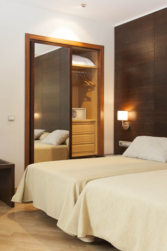 Bedroom 3, FC Villalba, Madrid