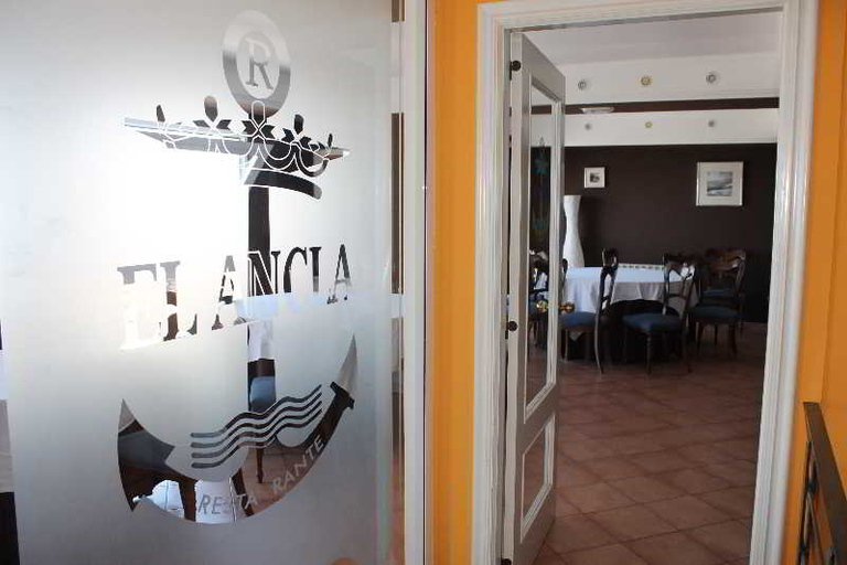 Public Area 2, Alda Bueumar, Pontevedra