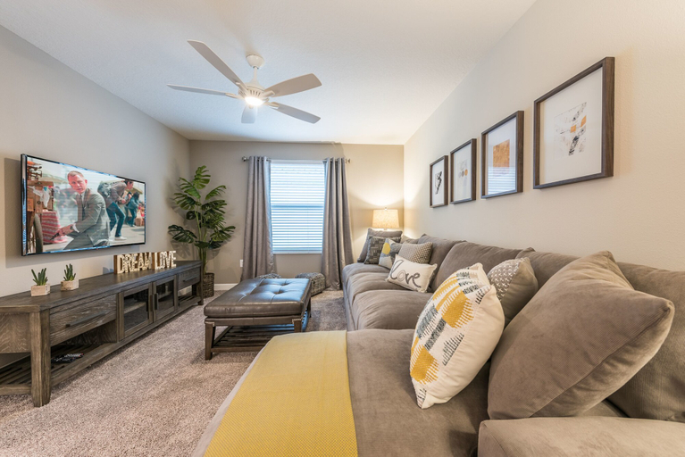 Public Area, Storey Lake 4821 A, Osceola