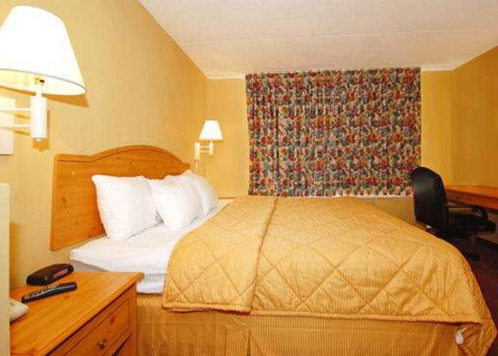 Bedroom 3, Four Points by Sheraton Atlanta Airport West, Fulton
