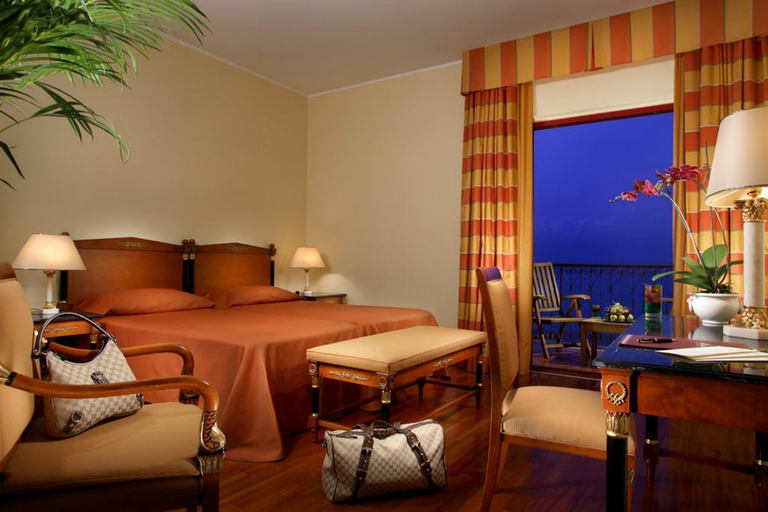 Bedroom, Grand Hotel Miramare, Messina