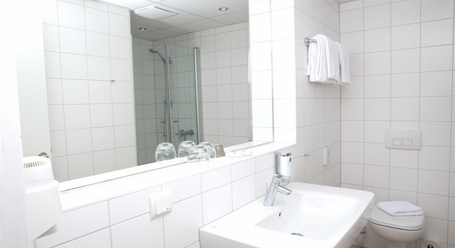 Bathroom 4, Flandrischer Hof, Köln