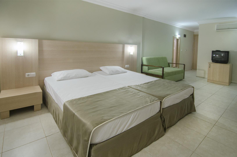 Bedroom 2, Sealight Family Club, Kuşadası
