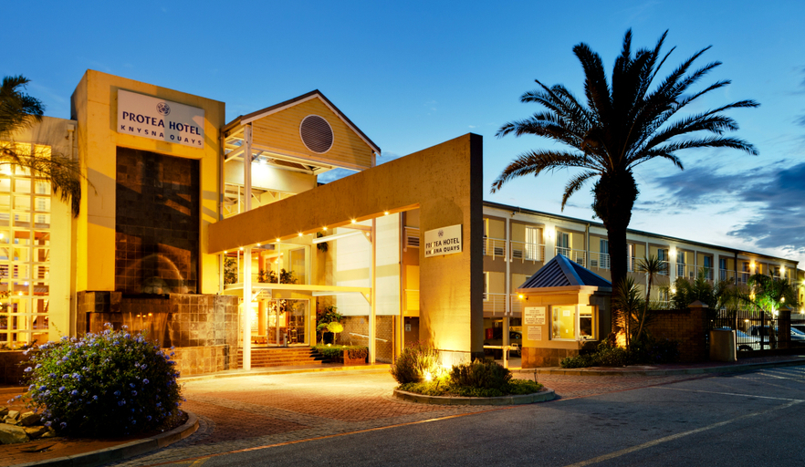 Exterior & Views