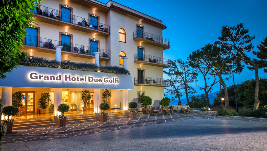 Exterior & Views 2, Grand Hotel Due Golfi, Napoli