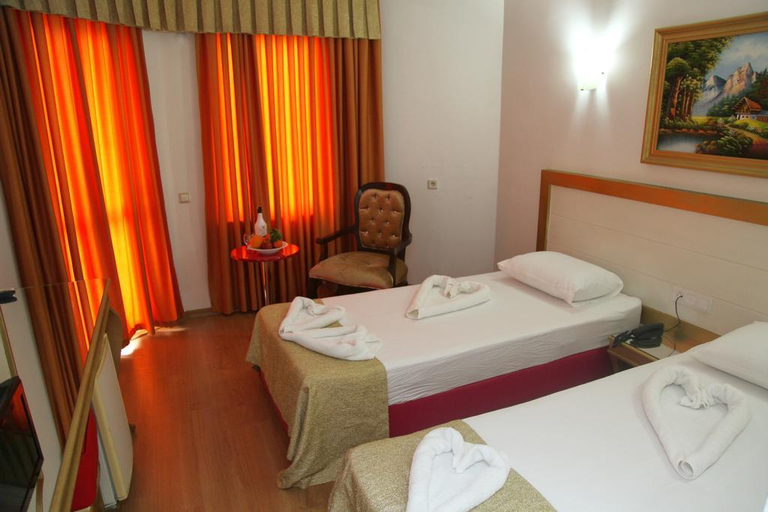 Bedroom 5, Kristal Beach Hotel, Antalya