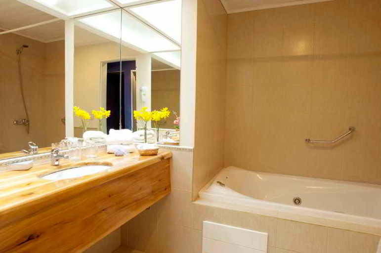Bathroom, Hosteria Boutique Blanca Patagonia, Lago Argentino