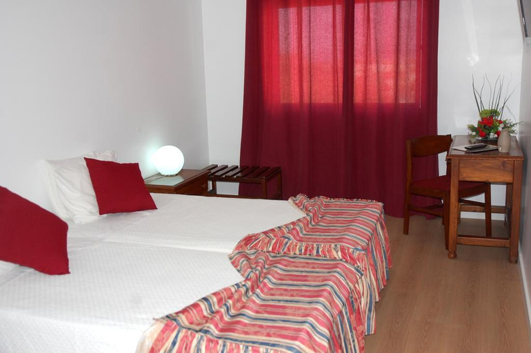 Bedroom 3, Castelao, Mafra