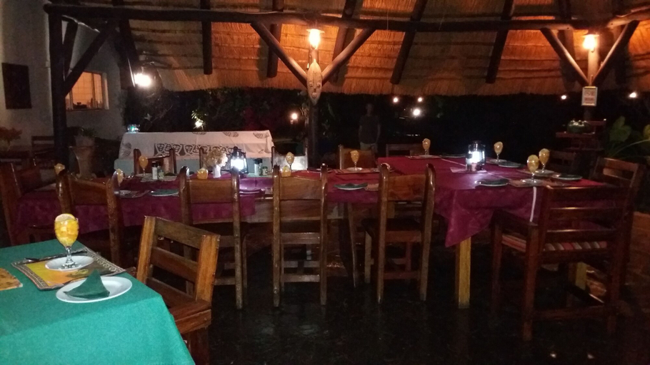 Food & Drinks 4, Caprivi River Lodge, Sesheke