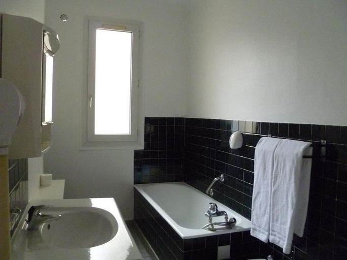 Bathroom 4, Hotel Le 37 Bis, Hauts-de-Seine