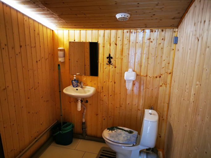 Bathroom 4, Camping at Sheriff, Písek
