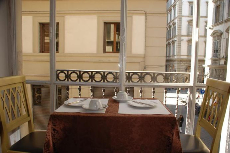 Others 5, Medici, Florence