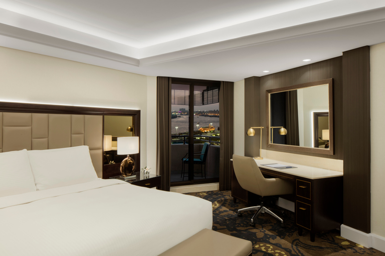 Bedroom 3, Radisson Blu Deira Creek, Dubai
