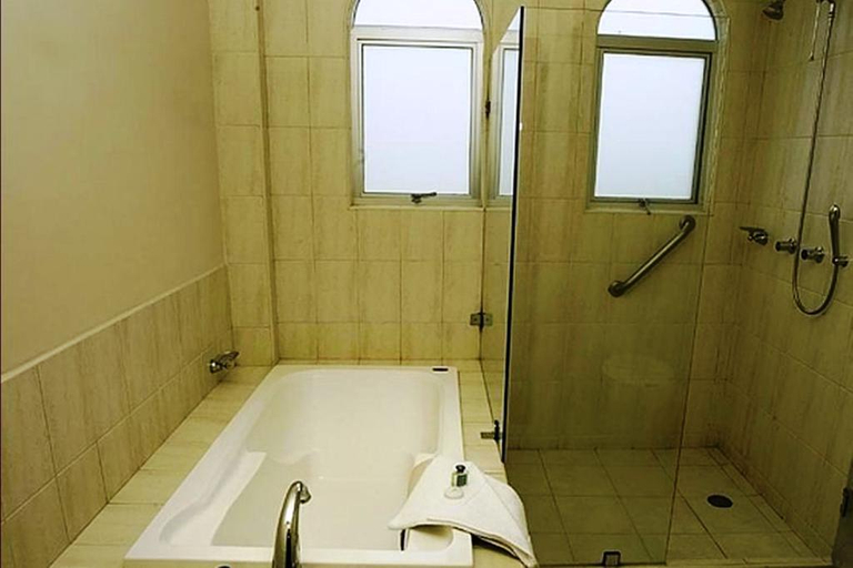 Bathroom 4, Hotel Plaza Uruapan, Uruapan