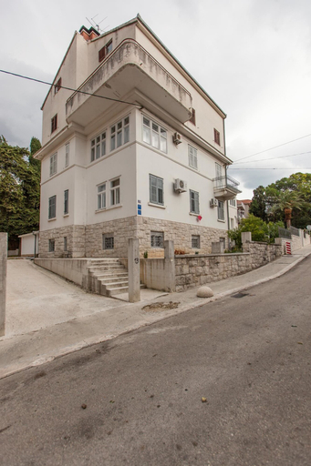 Exterior & Views 2, Apartments Filipovic, 3 min walk to the beach, Split