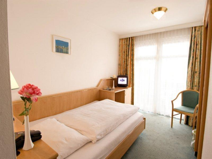 Bedroom 4, Hotel Gornergrat-Dorf, Visp