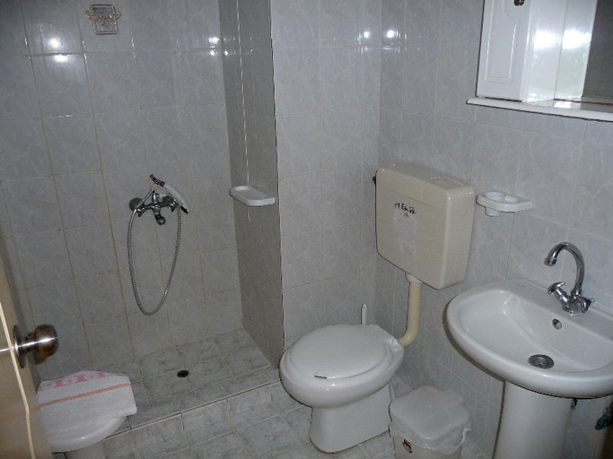 Bathroom, Armadoros, South Aegean